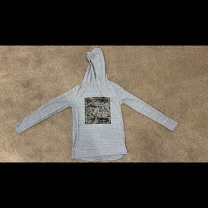 The North Face boys long sleeve hoodie t-shirt size medium (8/10)